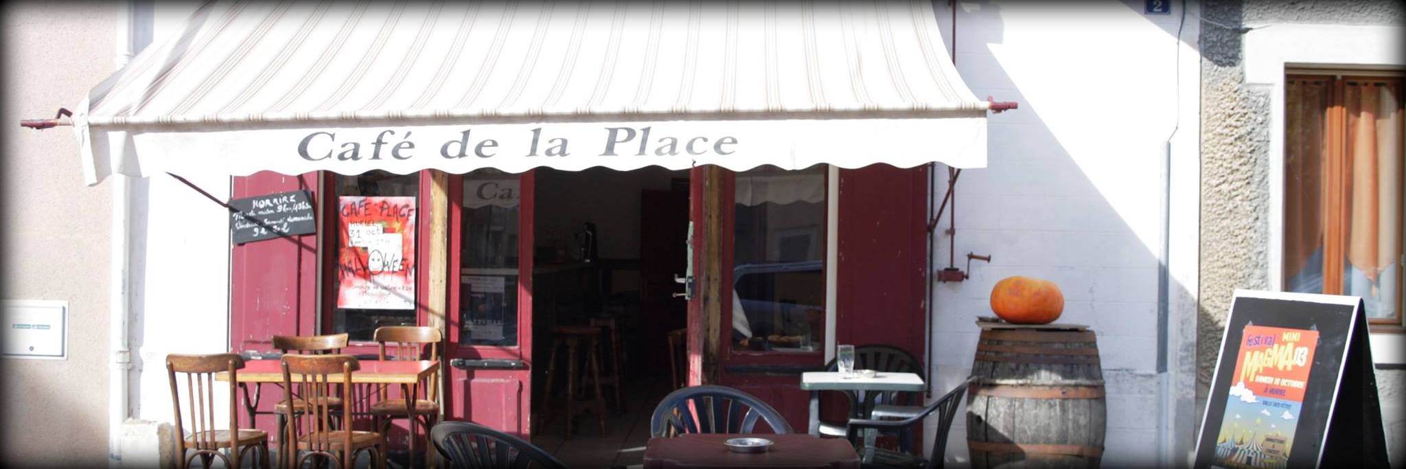 Café de la Place à Huriel
