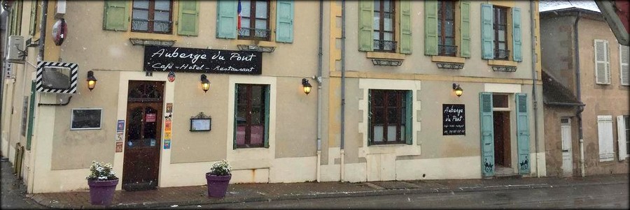 L'auberge Du Pont à Cérilly