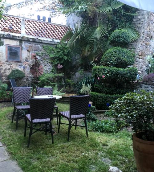 Hôtel de la Poste à Montaigut-Le-Blanc- 63